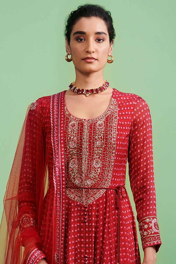 Maroon Zardosi Embroidered Kurta Set by Shyam Narayan Prasad at Pernia's Pop Up Shop
