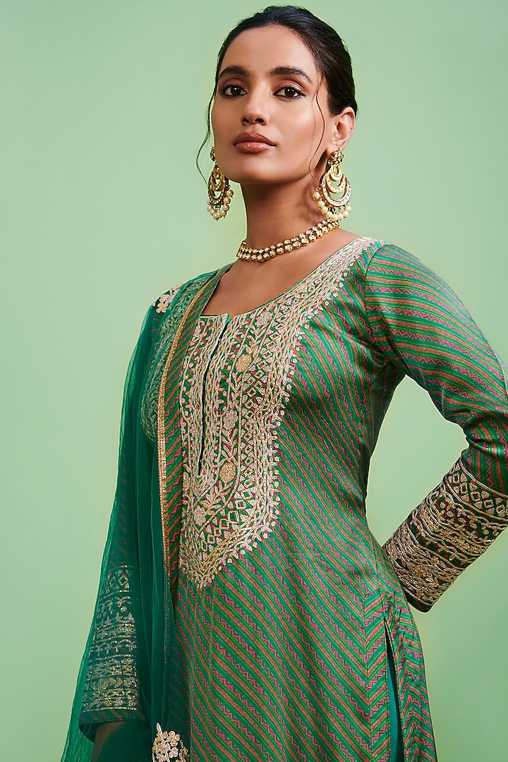 Algae Green Gota Embroidered Kurta Set by Shyam Narayan Prasad at Pernia's Pop Up Shop