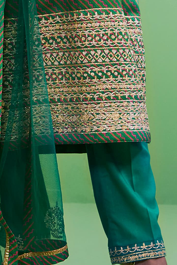 Algae Green Gota Embroidered Kurta Set by Shyam Narayan Prasad at Pernia's Pop Up Shop