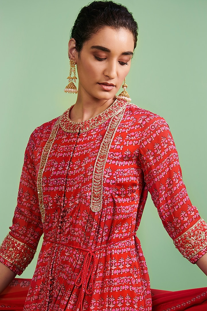Cherry Red Embroidered Kurta Set by Shyam Narayan Prasad at Pernia's Pop Up Shop