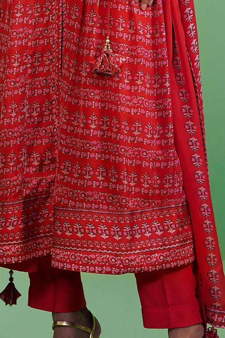 Cherry Red Embroidered Kurta Set by Shyam Narayan Prasad at Pernia's Pop Up Shop