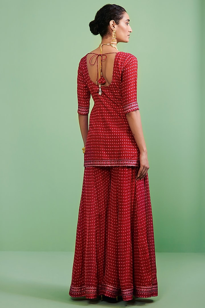 Maroon Printed Wedding Sharara Set by Shyam Narayan Prasad at Pernia's Pop Up Shop