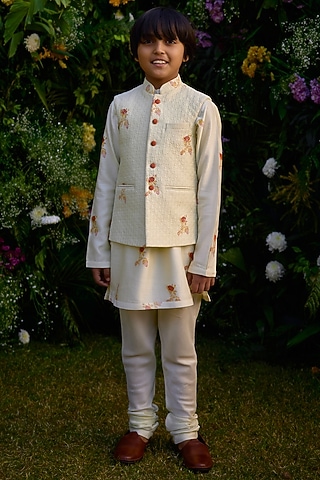 White Chanderi Hand Block Printed Waistcoat Set For Boys by Shyam Narayan Prasad Kidswear