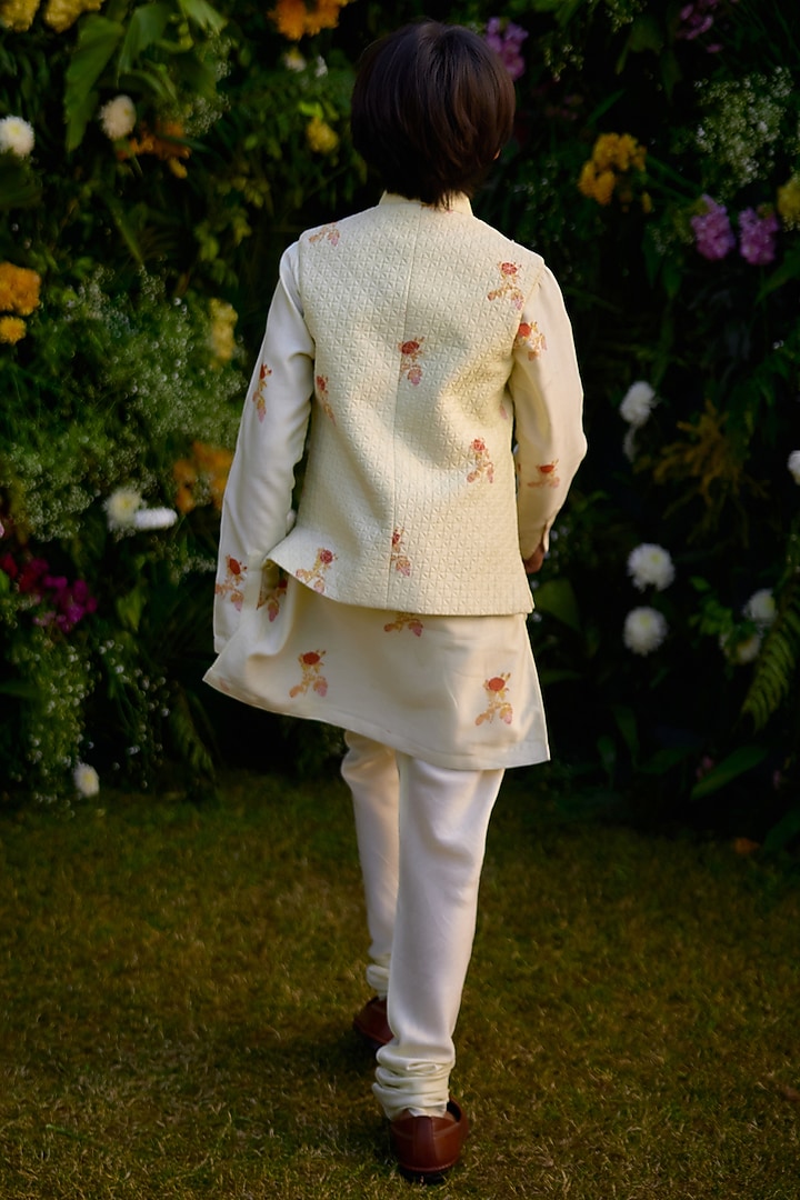 White Chanderi Hand Block Printed Waistcoat Set For Boys by Shyam Narayan Prasad Kidswear at Pernia's Pop Up Shop