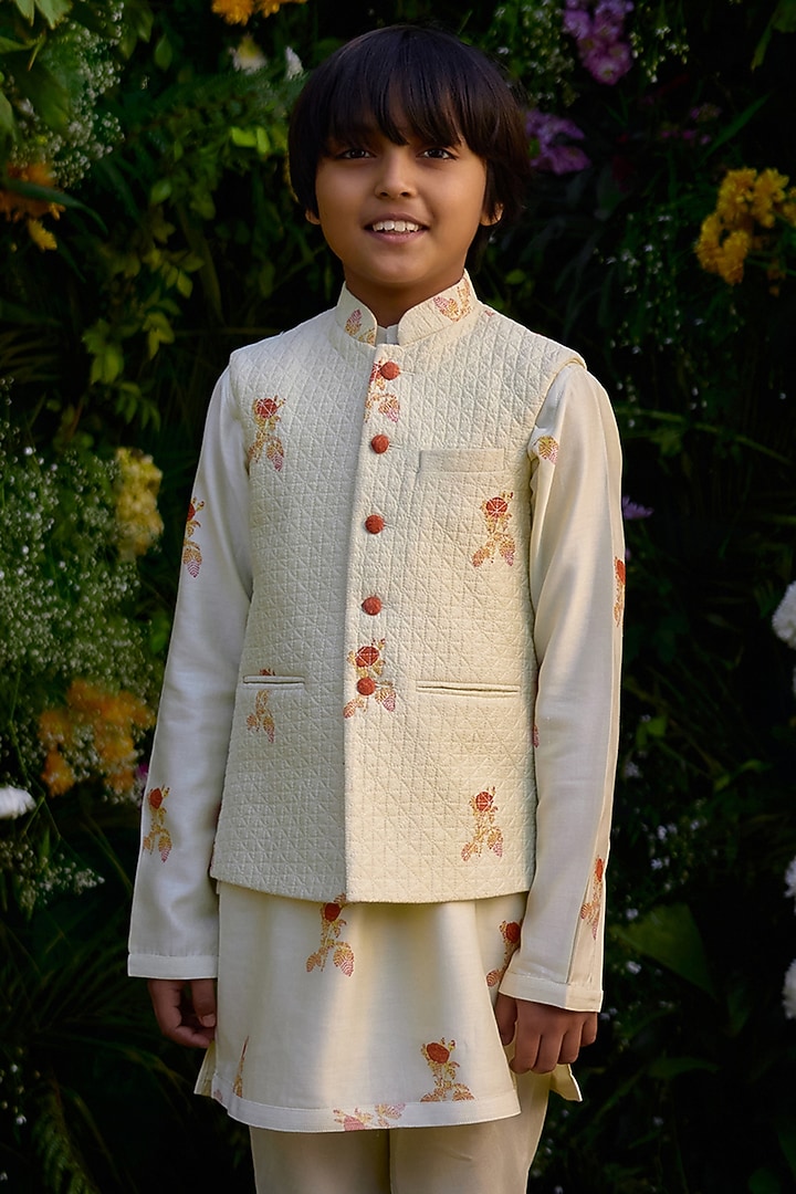 White Chanderi Hand Block Printed Waistcoat Set For Boys by Shyam Narayan Prasad Kidswear at Pernia's Pop Up Shop