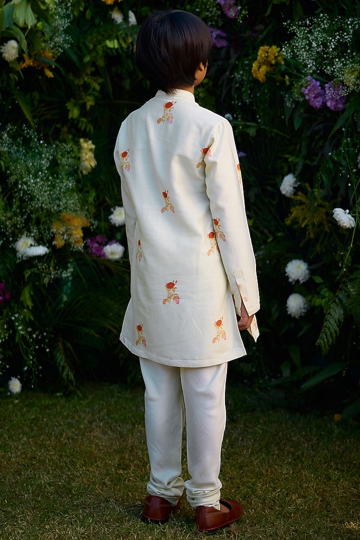 White Chanderi Hand Block Printed Kurta Set For Boys by Shyam Narayan Prasad Kidswear at Pernia's Pop Up Shop