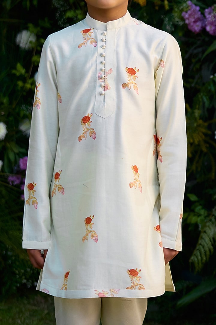 White Chanderi Hand Block Printed Kurta Set For Boys by Shyam Narayan Prasad Kidswear at Pernia's Pop Up Shop