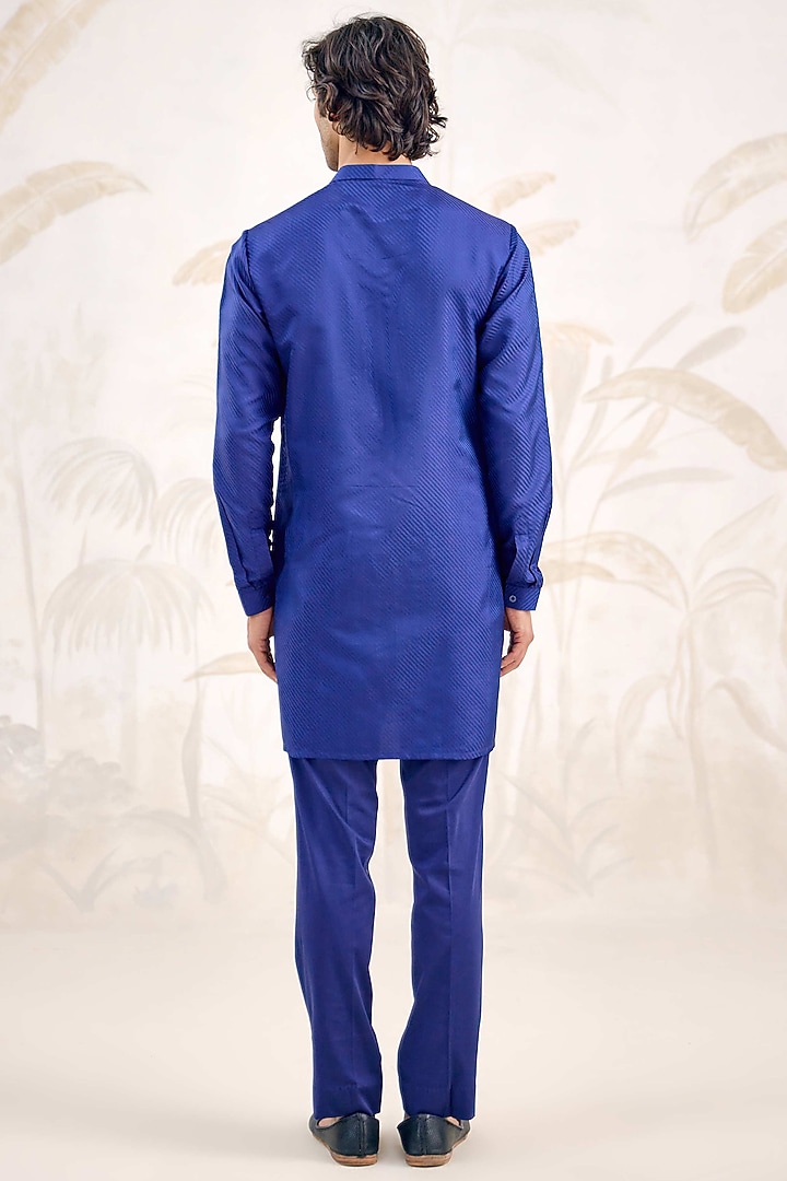 Midnight Blue Jacquard Kurta Set by Shyam Narayan Prasad Men at Pernia's Pop Up Shop