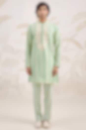 Sea Green Chanderi Thread Embroidered Kurta Set by Shyam Narayan Prasad Men at Pernia's Pop Up Shop