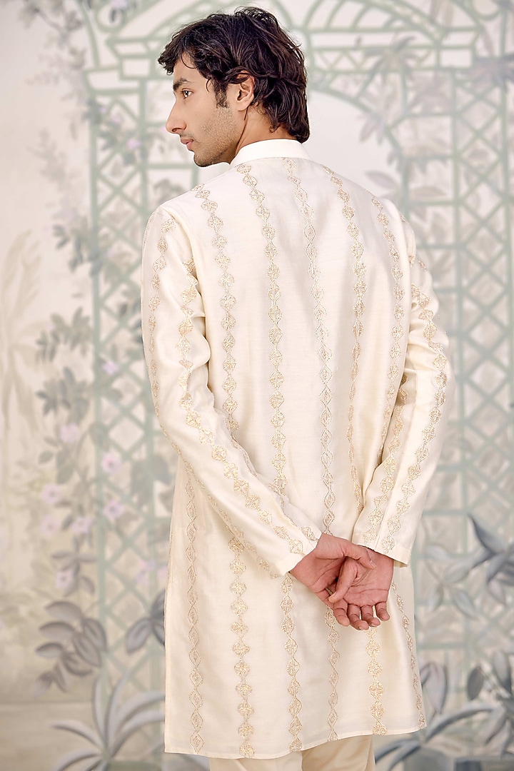 Ivory Chanderi Thread Embroidered Kurta Set by Shyam Narayan Prasad Men at Pernia's Pop Up Shop
