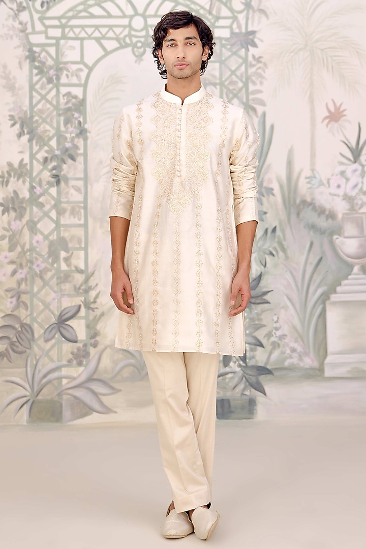 Ivory Chanderi Thread Embroidered Kurta Set by Shyam Narayan Prasad Men at Pernia's Pop Up Shop