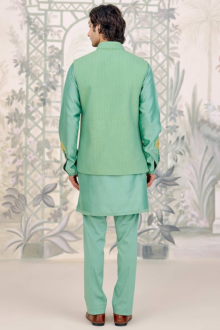 Green Cotton Silk Thread Embroidered Bundi Set by Shyam Narayan Prasad Men at Pernia's Pop Up Shop