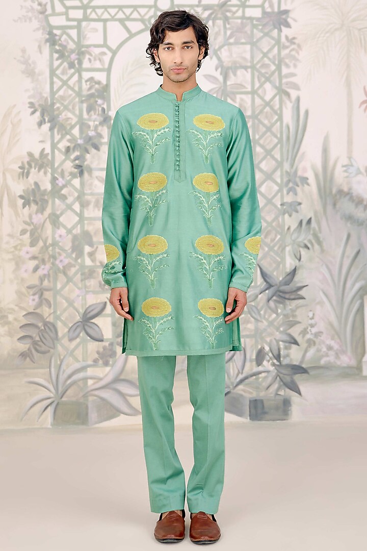Green Cotton Silk Thread Embroidered Bundi Set by Shyam Narayan Prasad Men at Pernia's Pop Up Shop