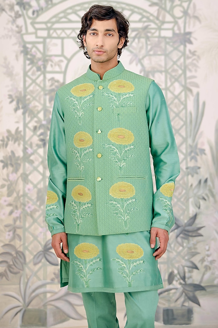 Green Cotton Silk Thread Embroidered Bundi Set by Shyam Narayan Prasad Men at Pernia's Pop Up Shop