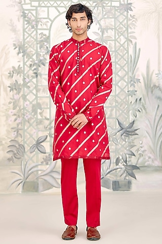 Maroon Chanderi Brocade Kurta Set by Shyam Narayan Prasad Men