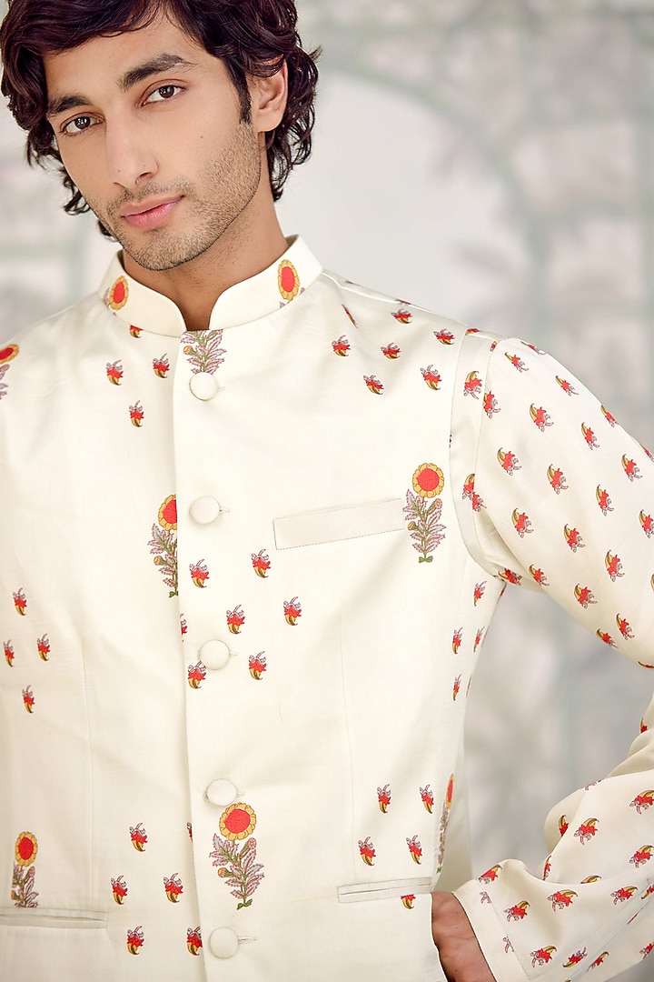 Off-White Cotton Satin Printed Bundi Jacket Set by Shyam Narayan Prasad Men at Pernia's Pop Up Shop