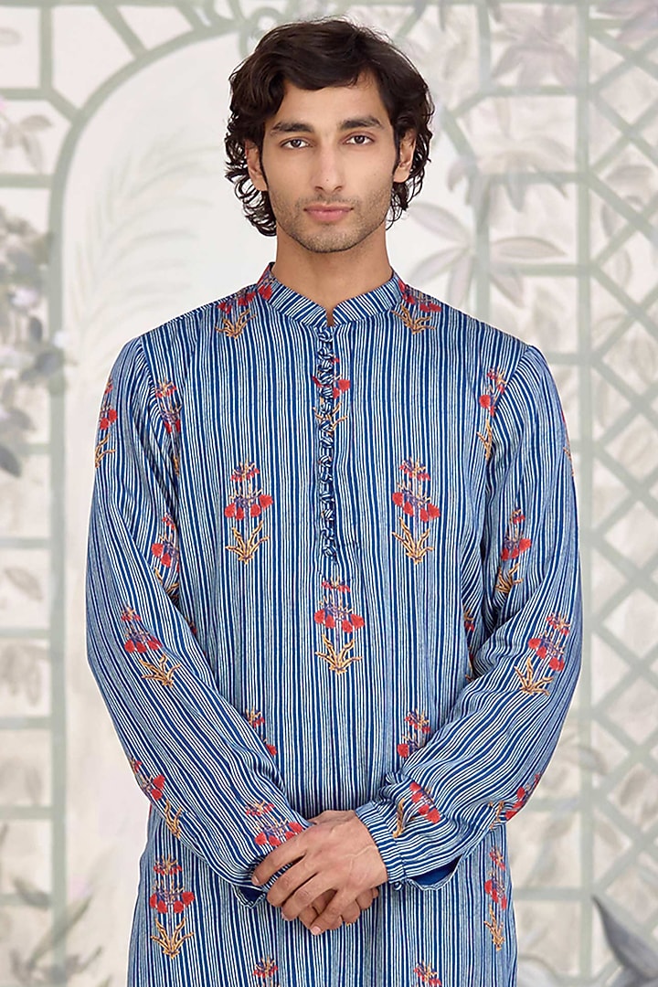 Blue Cotton Satin Printed Kurta Set by Shyam Narayan Prasad Men at Pernia's Pop Up Shop