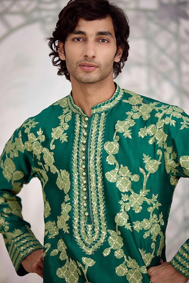 Forest Green Chanderi Silk Applique Embroidered Kurta Set by Shyam Narayan Prasad Men at Pernia's Pop Up Shop