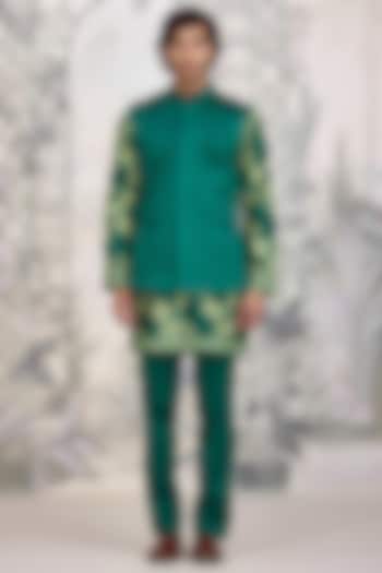 Forest Green Chanderi Silk Nehru Quilted Jacket Set by Shyam Narayan Prasad Men at Pernia's Pop Up Shop