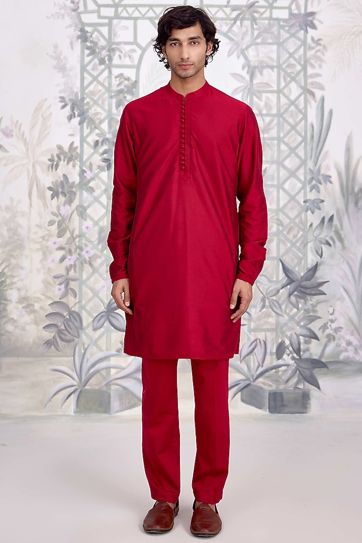 Maroon Cotton Silk Kurta Set by Shyam Narayan Prasad Men at Pernia's Pop Up Shop