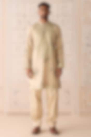 Sanshell-Colored Chanderi Applique Embroidered Kurta Set by Shyam Narayan Prasad Men at Pernia's Pop Up Shop