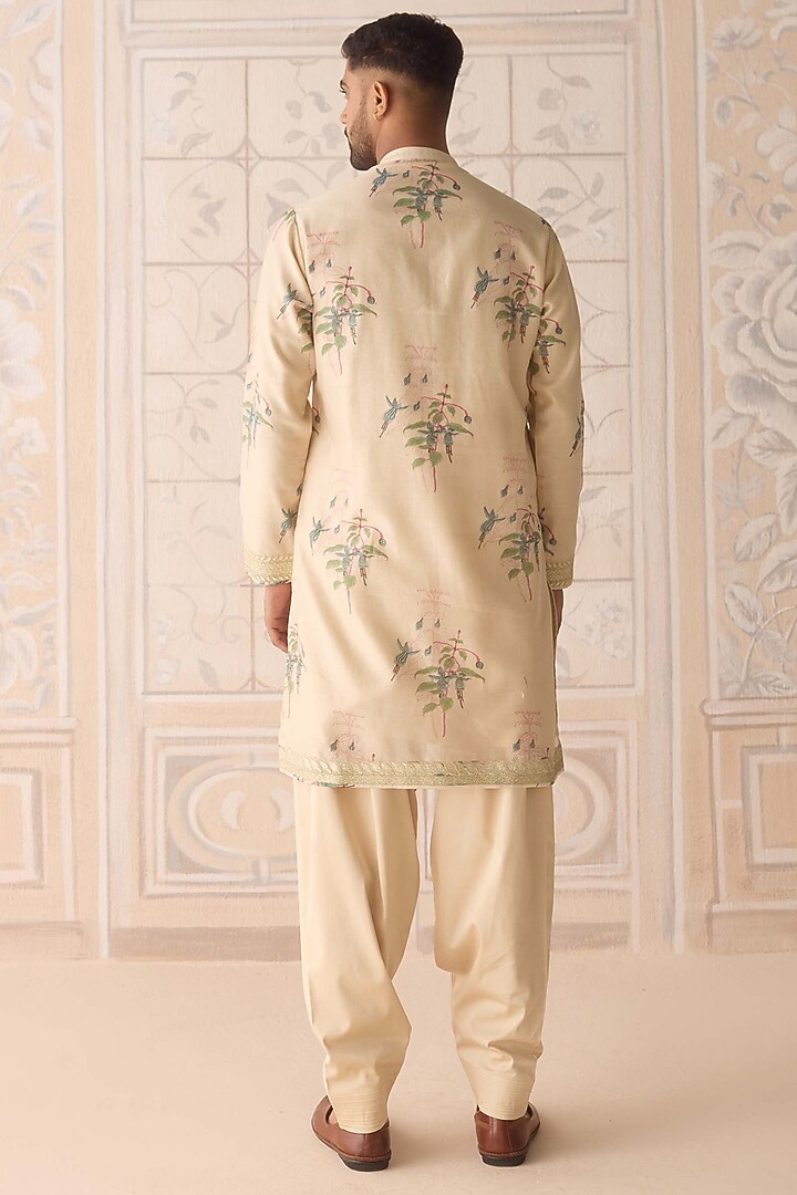 Sanshell-Colored Chanderi Applique Embroidered Kurta Set by Shyam Narayan Prasad Men at Pernia's Pop Up Shop