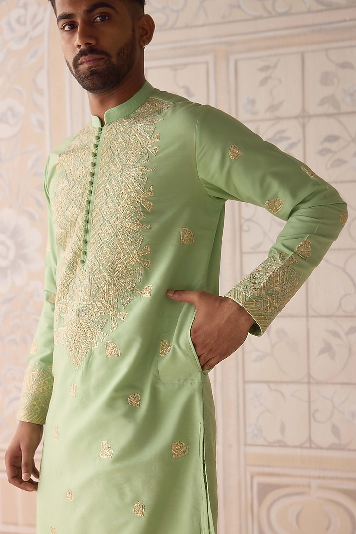 Reed Green Cotton Silk Thread Embroidered Kurta Set by Shyam Narayan Prasad Men at Pernia's Pop Up Shop