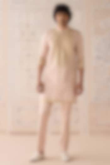 Snow Pink Cotton Silk Thread Embroidered Kurta Set by Shyam Narayan Prasad Men at Pernia's Pop Up Shop