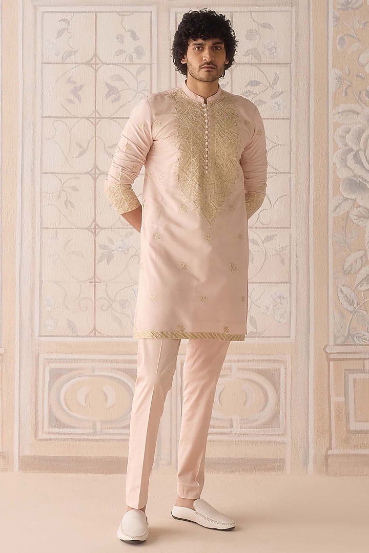 Snow Pink Cotton Silk Thread Embroidered Kurta Set by Shyam Narayan Prasad Men at Pernia's Pop Up Shop