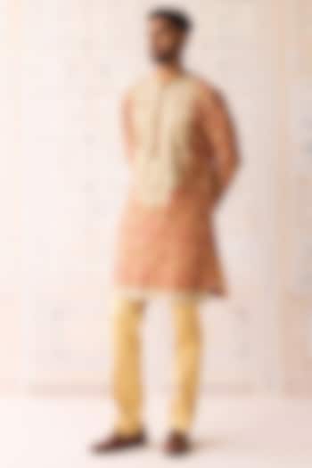 Golden Yellow Raw Silk Printed & Embroidered Kurta Set by Shyam Narayan Prasad Men at Pernia's Pop Up Shop