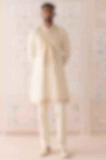 Off-White Cotton Silk Thread Embroidered Kurta Set by Shyam Narayan Prasad Men at Pernia's Pop Up Shop