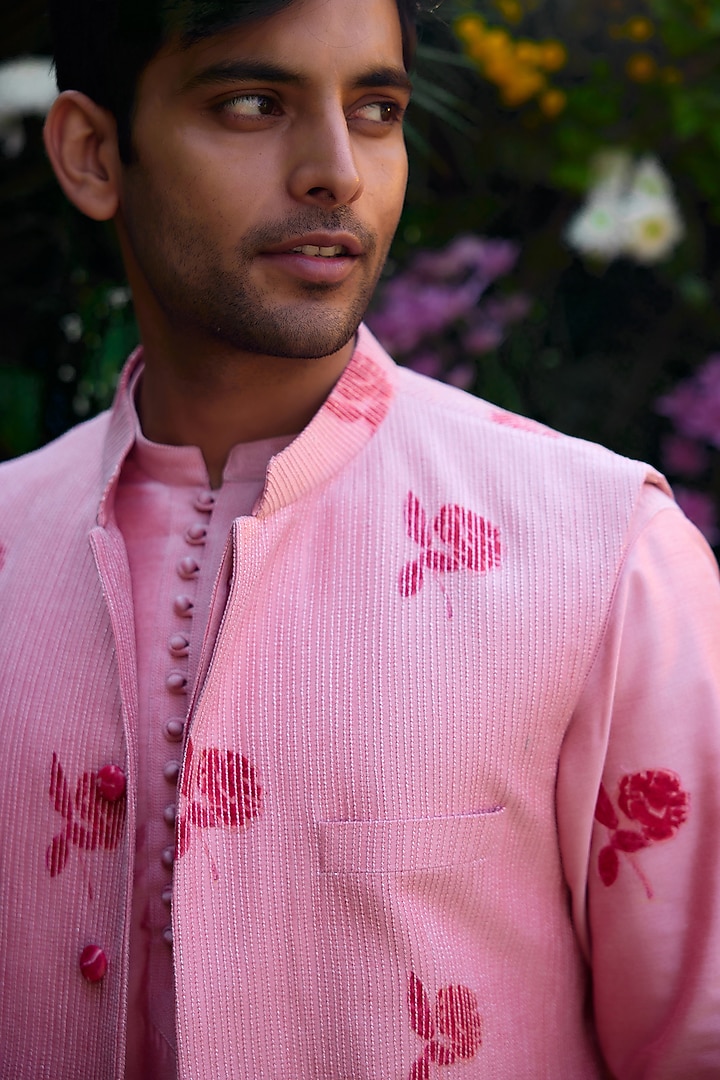 Prism Pink Cotton Silk Handblock Printed Bundi Jacket Set by Shyam Narayan Prasad Men at Pernia's Pop Up Shop