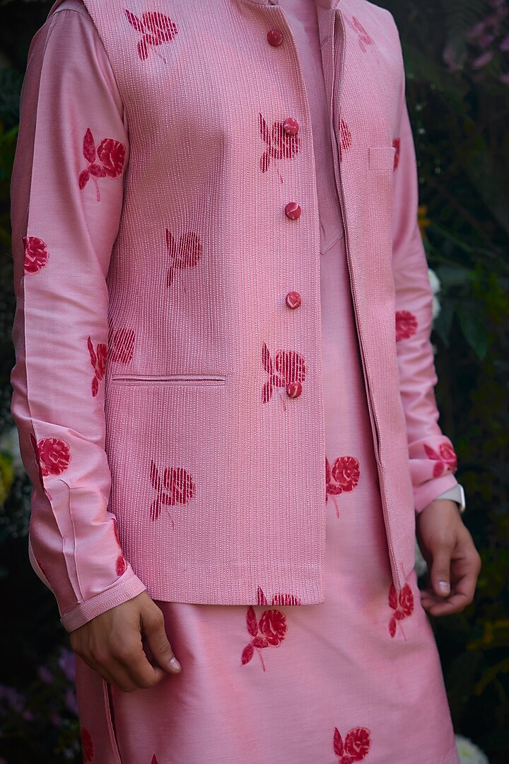 Prism Pink Cotton Silk Handblock Printed Bundi Jacket Set by Shyam Narayan Prasad Men at Pernia's Pop Up Shop