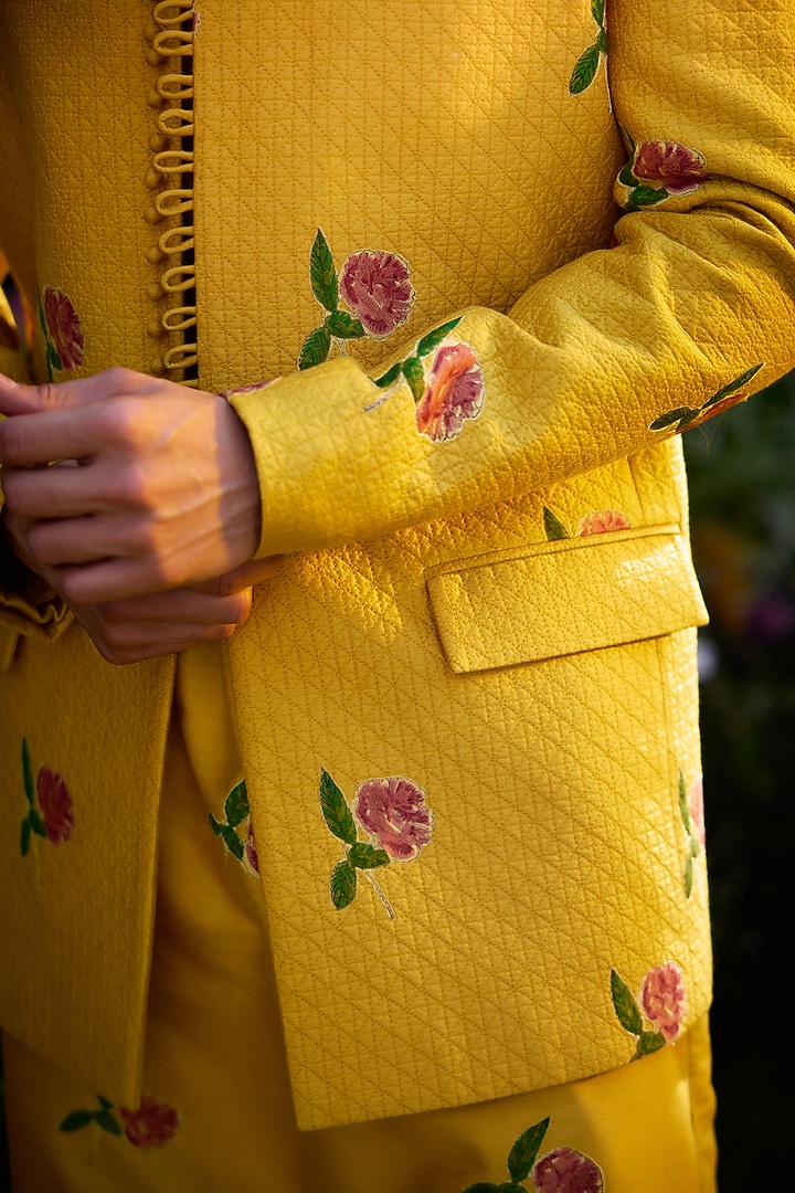 Golden Yellow Cotton Silk Handblock Printed Bundi Jacket Set by Shyam Narayan Prasad Men at Pernia's Pop Up Shop