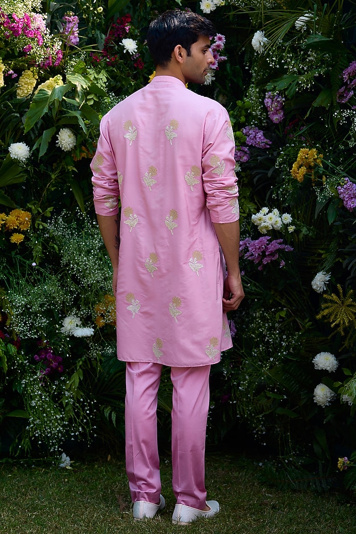 Orchid Pink Cotton silk Thread Embroidered Bundi Jacket Set by Shyam Narayan Prasad Men at Pernia's Pop Up Shop