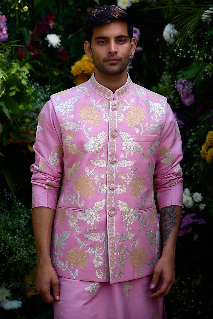 Orchid Pink Cotton silk Thread Embroidered Bundi Jacket Set by Shyam Narayan Prasad Men at Pernia's Pop Up Shop
