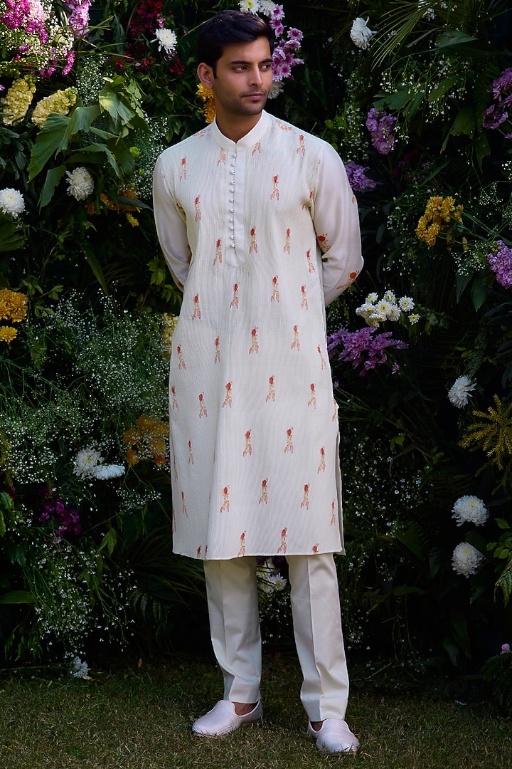 Antique White Chanderi Handblock Printed Kurta Set by Shyam Narayan Prasad Men at Pernia's Pop Up Shop