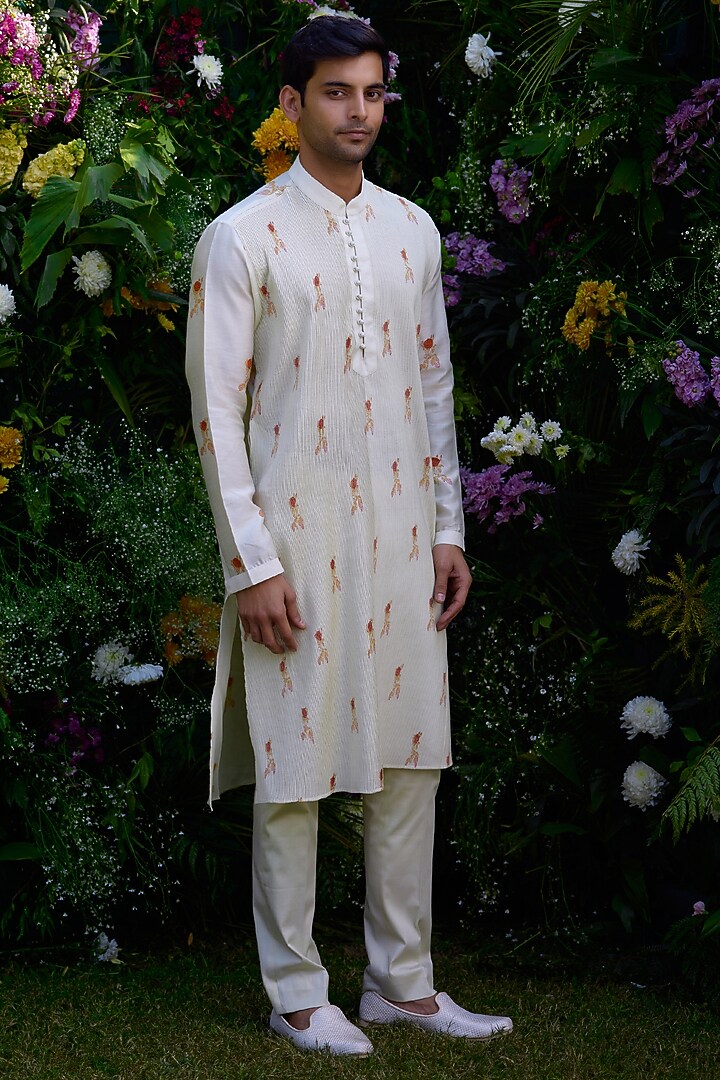 Antique White Chanderi Handblock Printed Kurta Set by Shyam Narayan Prasad Men at Pernia's Pop Up Shop