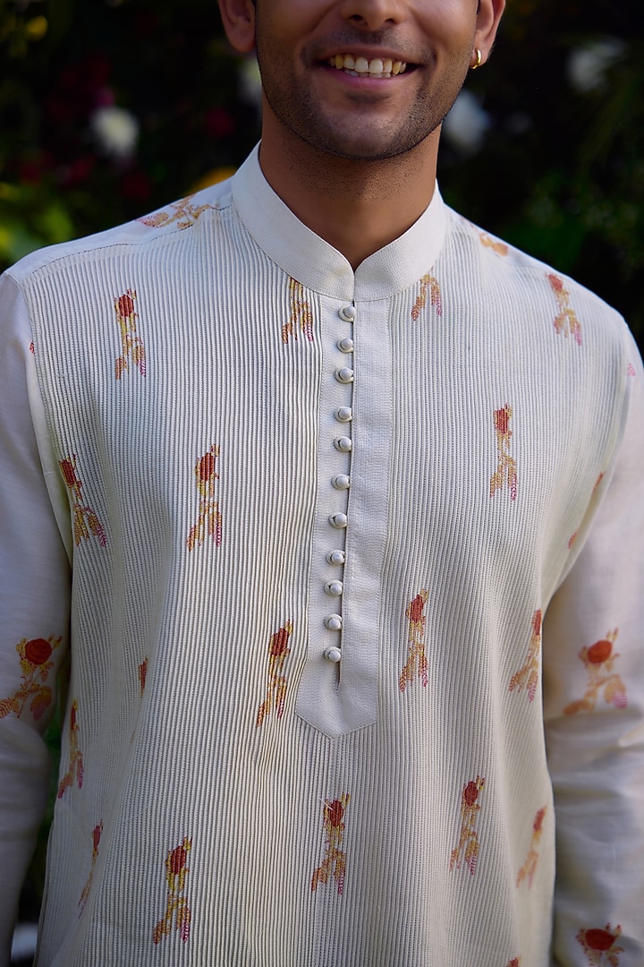 Antique White Chanderi Handblock Printed Kurta Set by Shyam Narayan Prasad Men at Pernia's Pop Up Shop