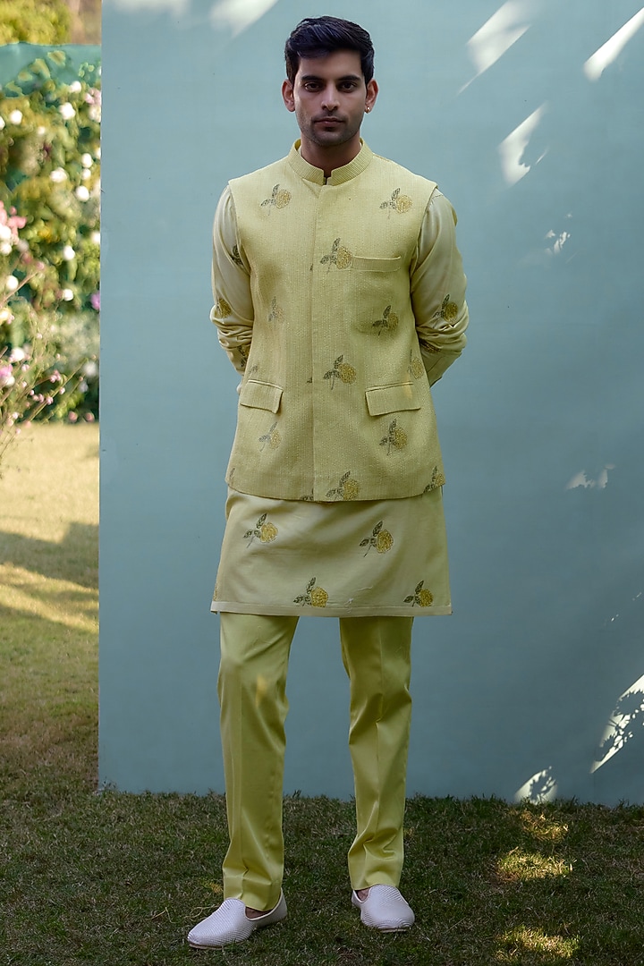 Canary Yellow Chanderi Handblock Printed Bundi Jacket Set by Shyam Narayan Prasad Men at Pernia's Pop Up Shop