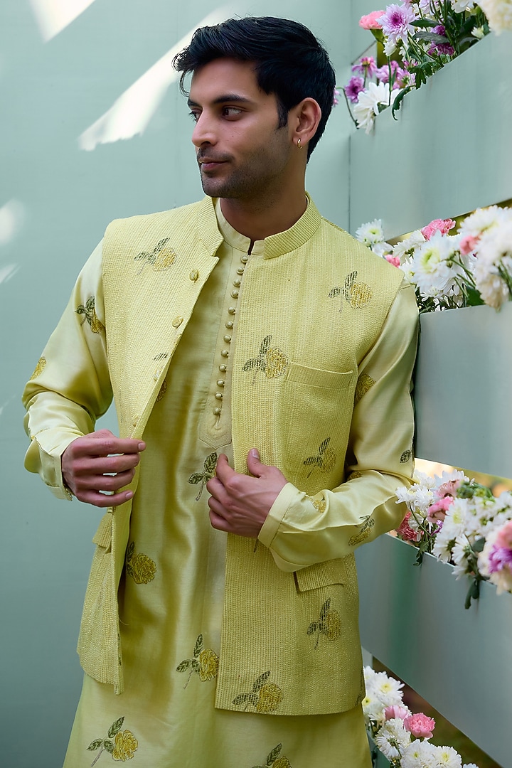 Canary Yellow Chanderi Handblock Printed Bundi Jacket Set by Shyam Narayan Prasad Men at Pernia's Pop Up Shop