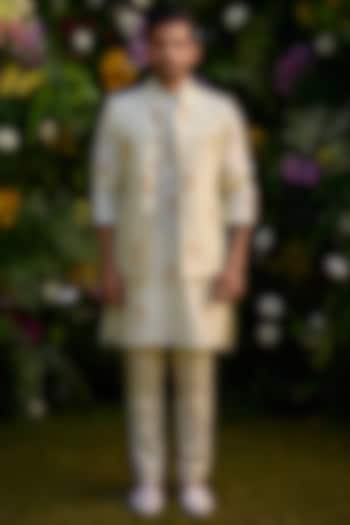 Winter White Chanderi Handblock Printed Bundi Jacket Set by Shyam Narayan Prasad Men at Pernia's Pop Up Shop