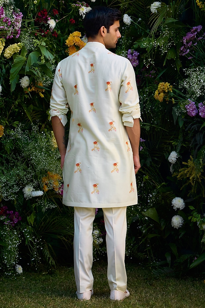 Winter White Chanderi Handblock Printed Kurta Set by Shyam Narayan Prasad Men at Pernia's Pop Up Shop