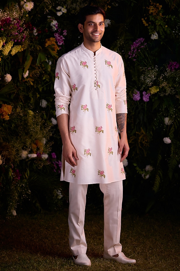 White Silk Chanderi Handblock Printed Kurta Set by Shyam Narayan Prasad Men at Pernia's Pop Up Shop