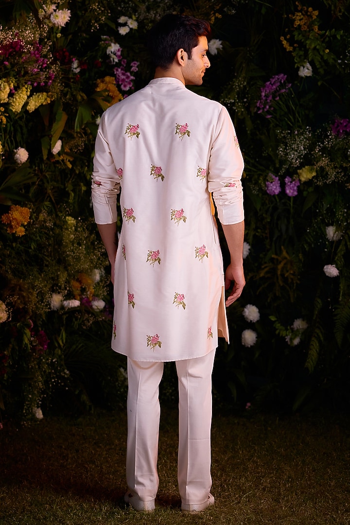 White Silk Chanderi Handblock Printed Kurta Set by Shyam Narayan Prasad Men at Pernia's Pop Up Shop