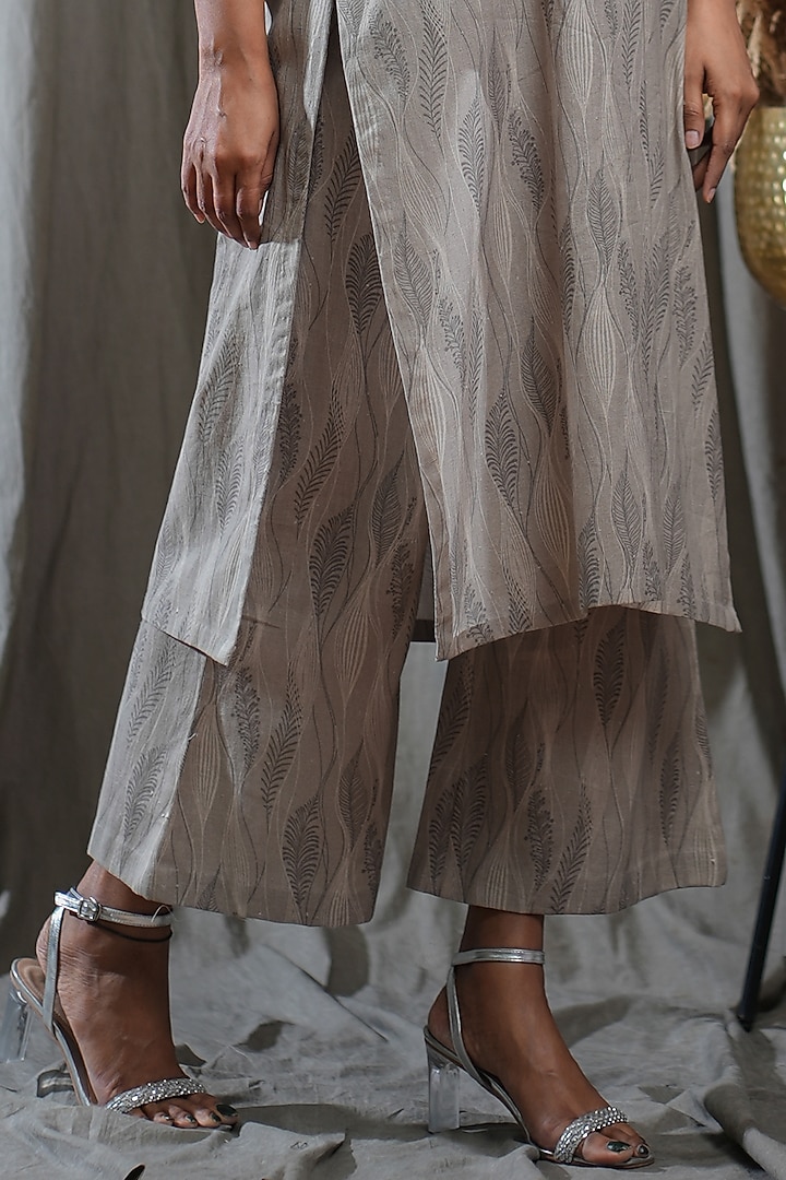 Brown Handwoven Cotton Khadi Digital Printed Kurta Set by Saniya Rao at Pernia's Pop Up Shop