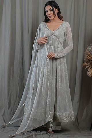 Beige Georgette Hand Embroidered Kurta Set by Saniya Rao