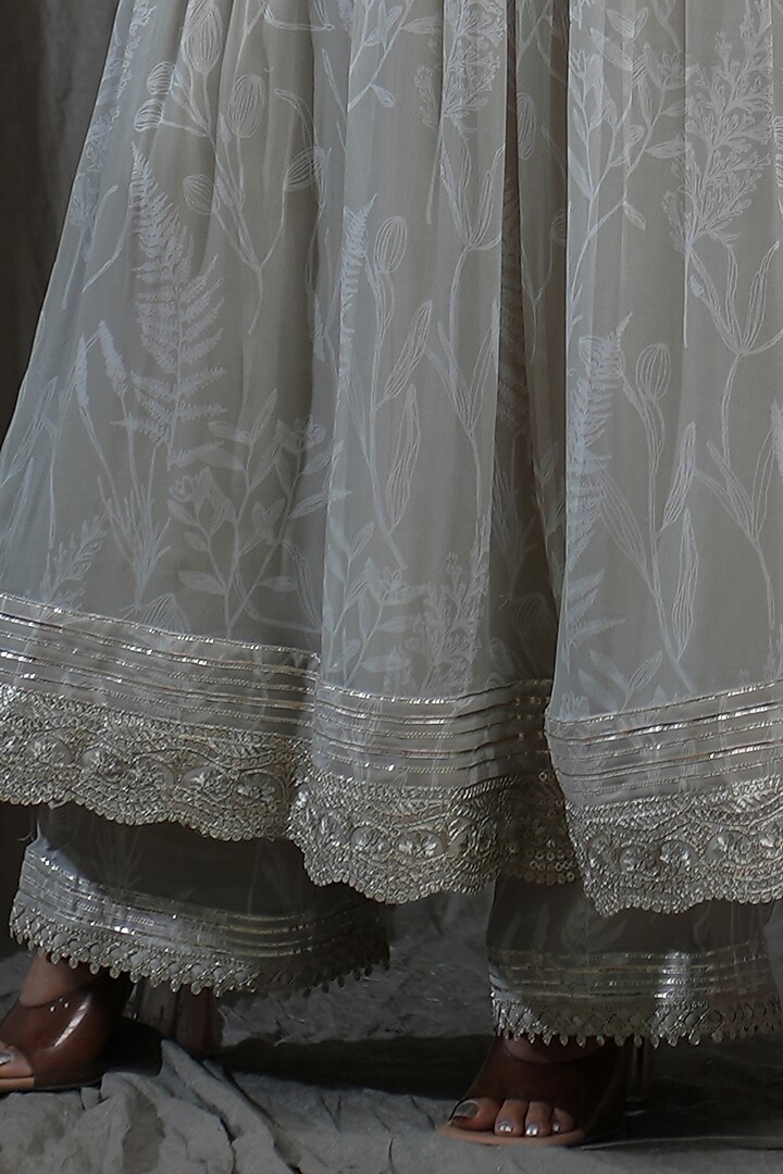 Beige Georgette Hand Embroidered Kurta Set by Saniya Rao at Pernia's Pop Up Shop