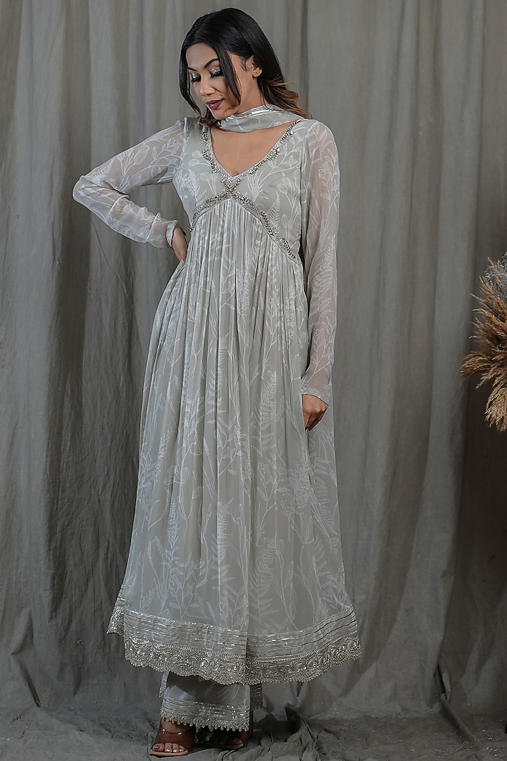 Beige Georgette Hand Embroidered Kurta Set by Saniya Rao at Pernia's Pop Up Shop