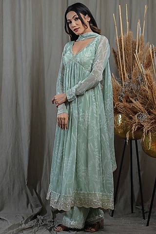 Green Georgette Hand Embroidered Kurta Set by Saniya Rao